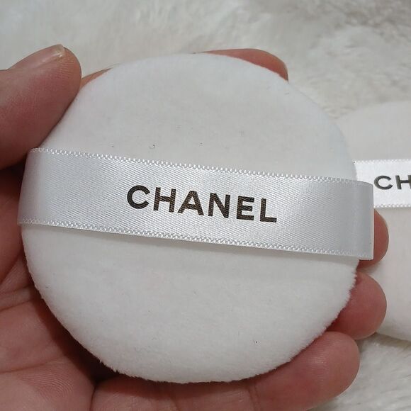 Chanel White Makeup Puffs - Picture 2 of 3